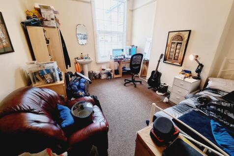 47 Clarendon Avenue, Leamington Spa photo 4