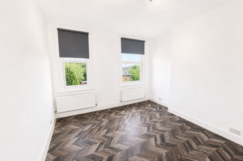 Hendon Lane, London, N3 photo 3