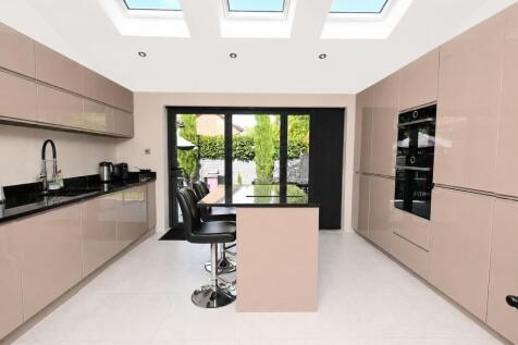 Kitchen hub