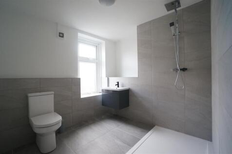 1, West End, Penchwintan Road, Bangor photo 4