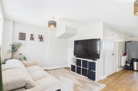 CAM02313G0-PR0081-STILL003