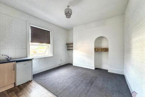 ONE BEDROOM FLAT BRIDGE ROAD