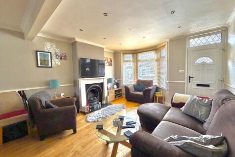 Living/Dining Area