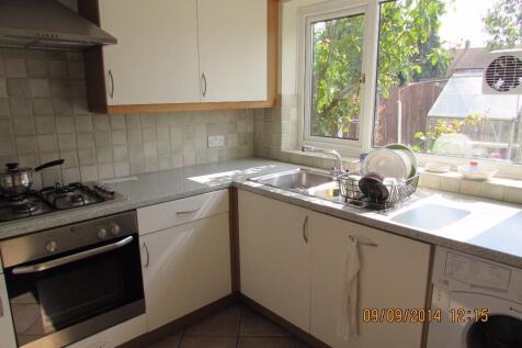 DUNBAR AVENUE, Dagenham, RM10 photo 4