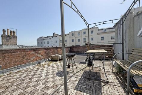 Rochester Road 8 - Communal Roof Garden.jpg