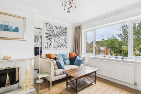 6. CAM01984G0-PR0536-STILL007