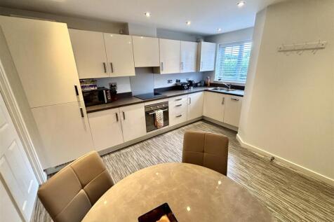Open Plan Kitchen and Dining Room