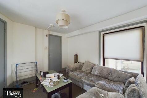 CAM02176G0-PR0293...