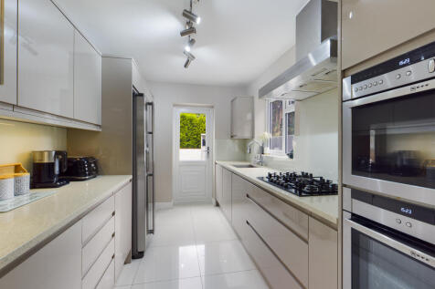 CAM00080P1-PR0380-STILL15