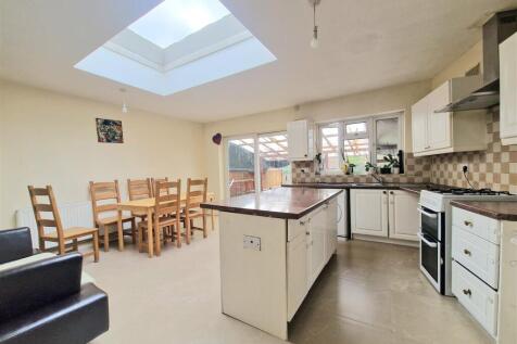 Vivian Avenue, Wembley photo 4