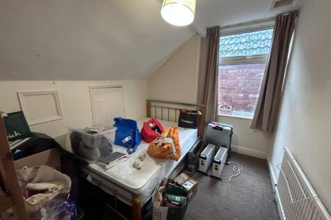 Bedroom 5 (Second)