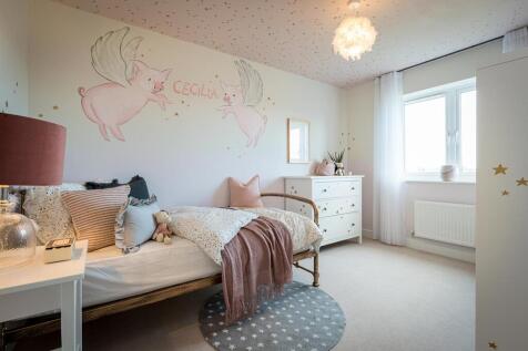 Double bedroom or sizeable single for your little one