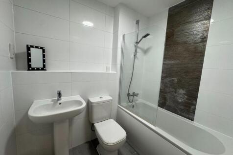 19 Fleming Way, Town Centre, Swindon, SN1 photo 4