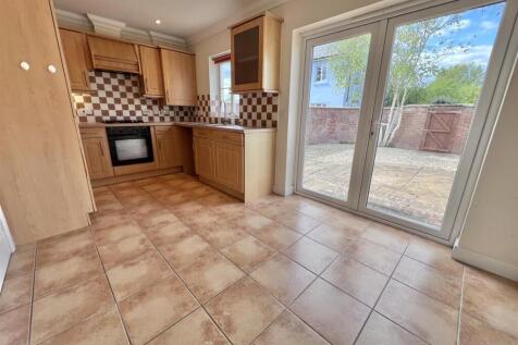 kitchen 1.jpg