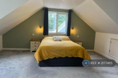 Spacious Luxury Double Bedroom