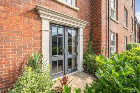 1-bed house on Harington Lodge, Chichester, £1,200/mo