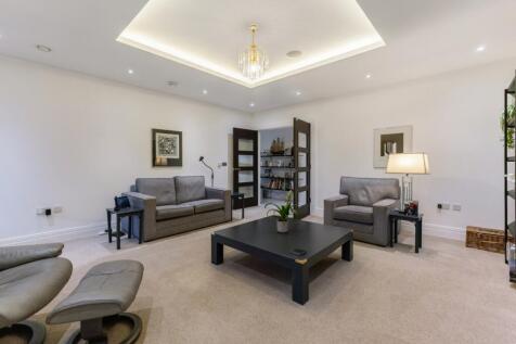 101908_12 Walled ...