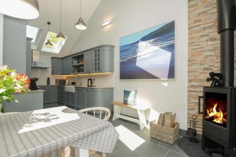 a2ced328-4417-4ddf-afda-0987b73abfb2