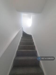 Caillard Road, West Byfleet, KT14 photo 5