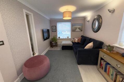 KITCHEN/ DINER/ FAMILY ROOM