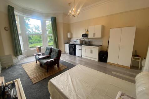 LIVING KITCHEN BEDROOM 2.jpg