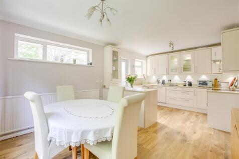 4 Park Lane, HP15 7HY-7.jpg