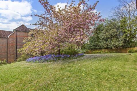 Blenheim Court, Malmers Well Rd-8.jpg