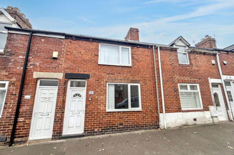 3-bed terraced on Balfour Street, Houghton Le Spring, Tyne and Wear, DH5 8BA, £650/mo