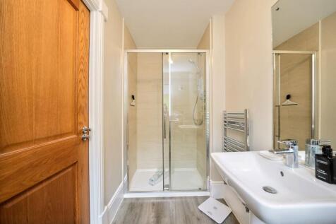 Main Bedroom Ensuite