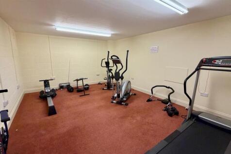 RESIDENT'S GYM