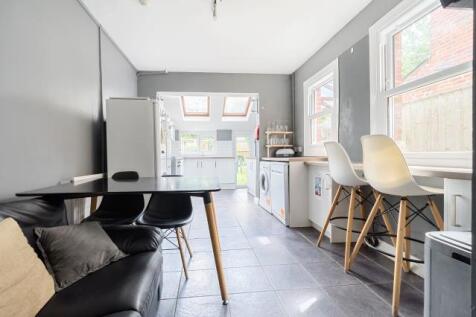 Kitchen/Breakfast Ro