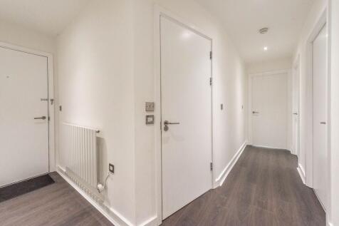 INTERCOM ENTRANCE AND INNER HALLWAY