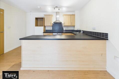 CAM02176G0-PR0565...