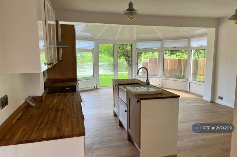 Parke Road, Sunbury-On-Thames, TW16 photo 5