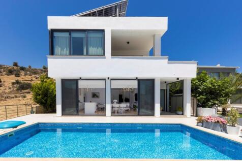 Exclusive 4-Bedroom Villa for Sale in Alagadi with Private Swimming Pool Image 9999 1