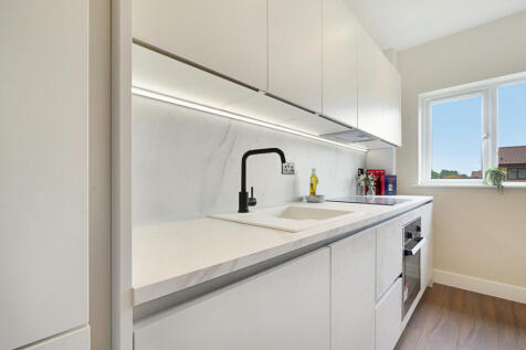London, NW10 - property photo
