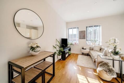 Maybury Close, Frimley, Camberley, Surrey, GU16 photo 4