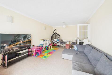 CAM01740G0-PR0469-STILL006