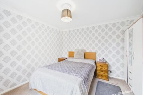 CAM02773G0-PR0403-STILL003