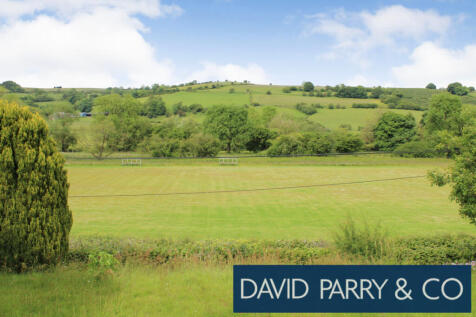 DETACHED COUNTRY PROPERTY