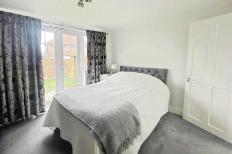 Eastbury Road photo 3