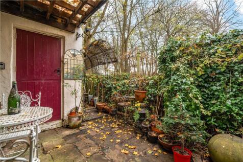 Rear Courtyard