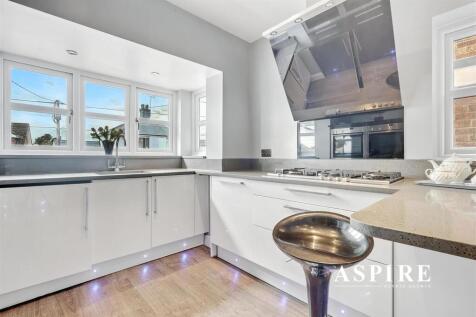 Aspire Estate Agents3.jpg