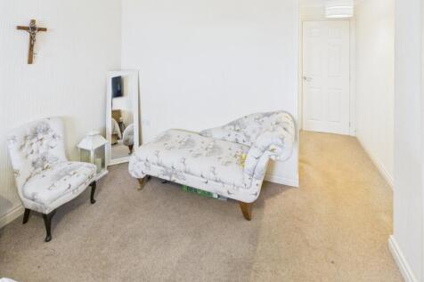 CAM04233G0-PR0027-STILL043