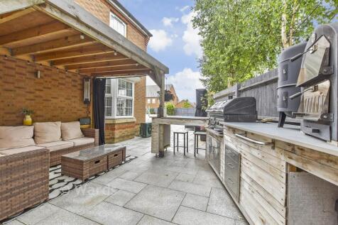 Patio / Decking