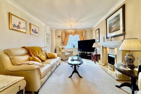 Glen Court, Dalry lounge