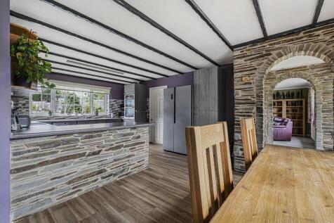 Kitchen Diner (2)