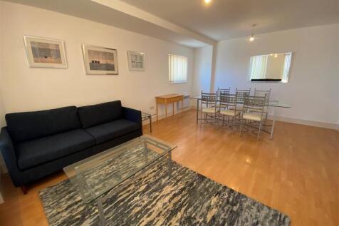 104 - living area 2.jpg
