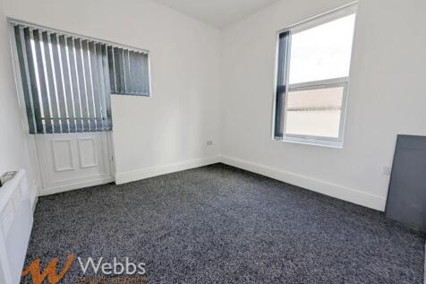 Bedroom 1.jpg