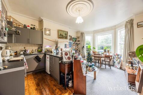 Lounge / Kitchen